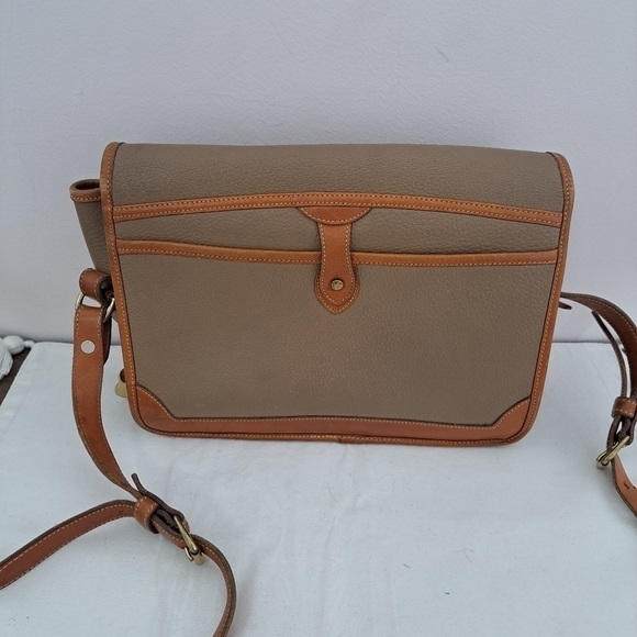 Vintage Dooney&Bourke all weather leather shoulder bag tan - Picture 2 of 11